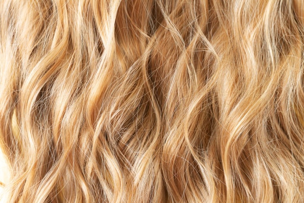 What to Do Before You Buy a Honey Blonde Wig