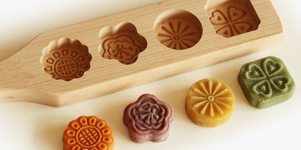 Exploring Moon Cake Box Designs