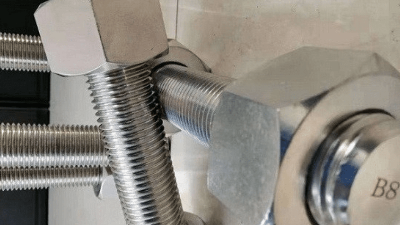 How 304 is Different from 316 Stainless Steel Screws?