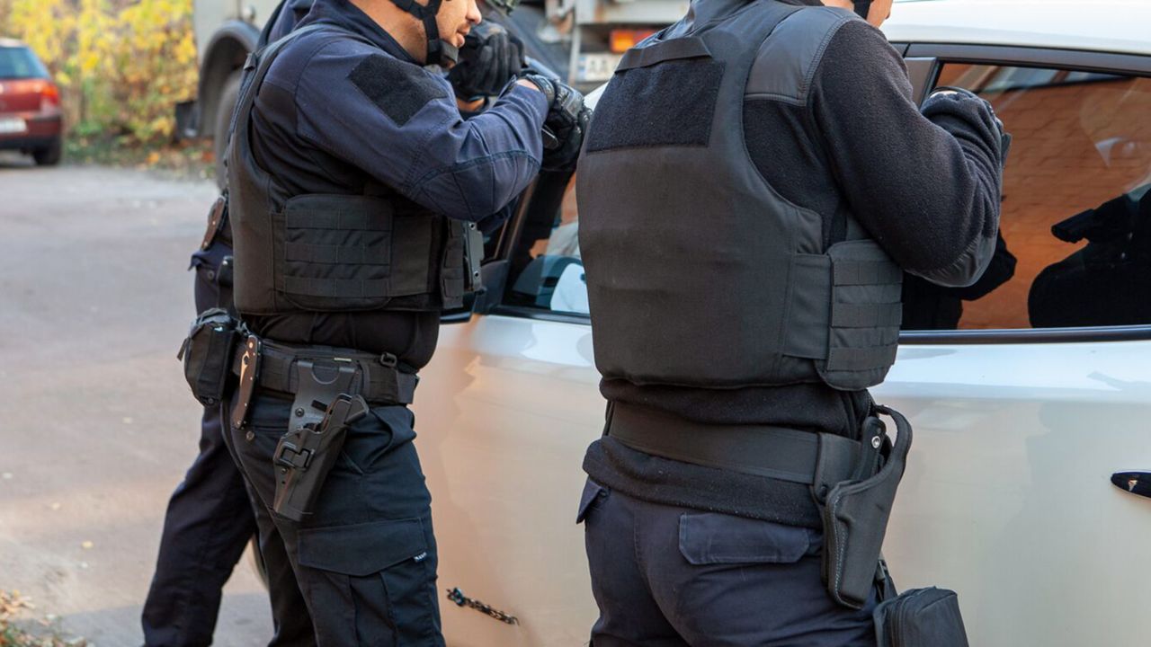 Who Ought to Be Wearing a Stab-Proof Vest in 2025?